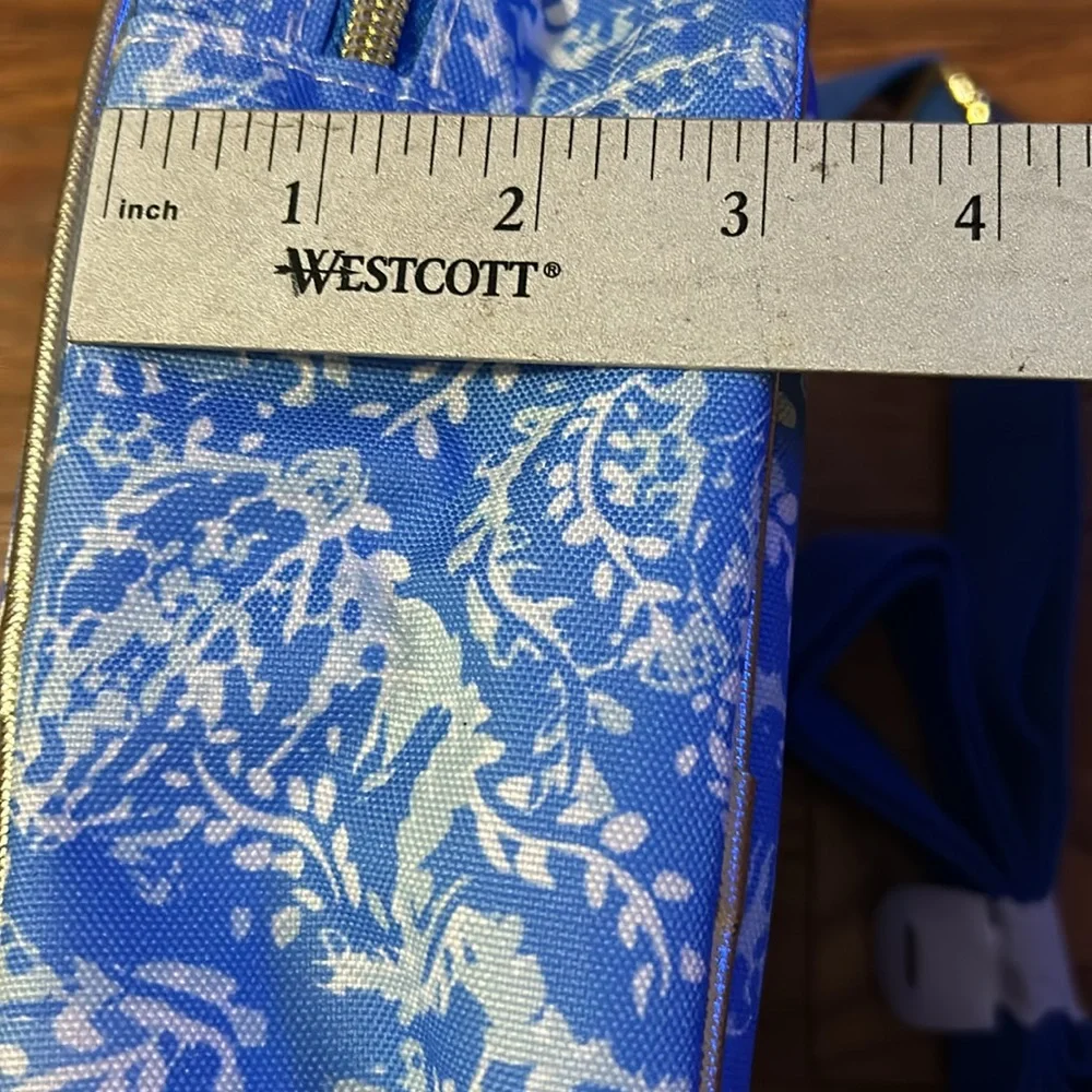 NWT Lilly Pulitzer Turtley Awesome Retired Print Insulated Lunch Bag with Strap - Picture 10 of 12